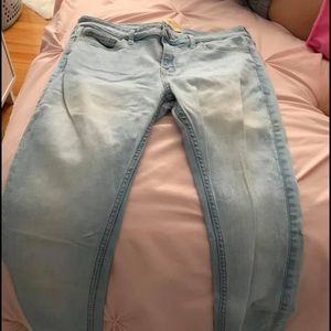 Lot of 7 pair Hollister and American Eagle Jeans